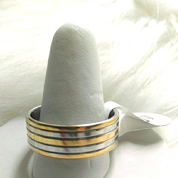 New Men's Stainless Steel Two - Tone Wedding Ring / Band - Picture 3 of 4